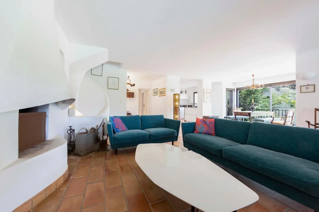 Large Provencal Villa With Swimming Pool In Lush Greenery Live In Cannes Vallauris França